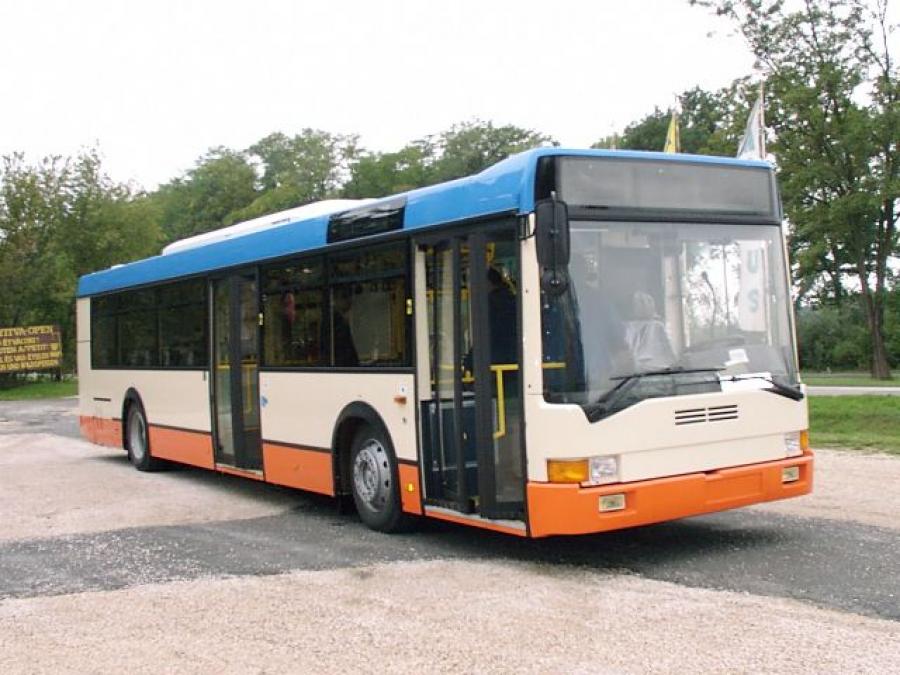  Ikarus 412 1996 года  (фото 8 из 13)